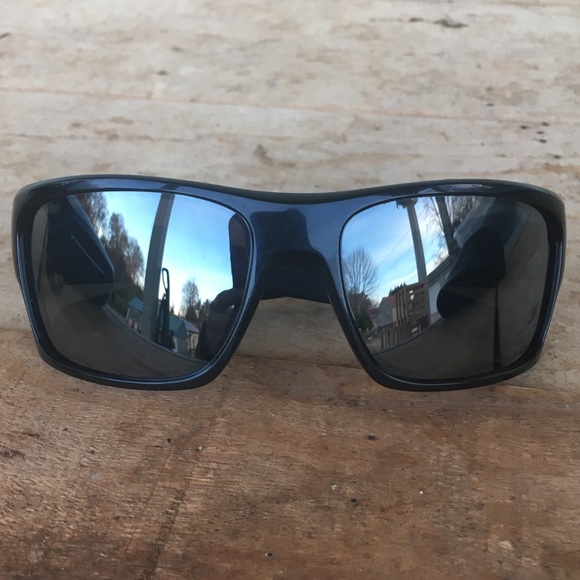 mirrored oakleys